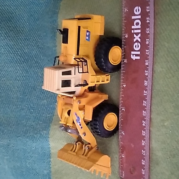Vintage Yonezawa Japan Die-Cast Kawasaki Wheel Loader 88ZII 1/48 Scale - Picture 9 of 10